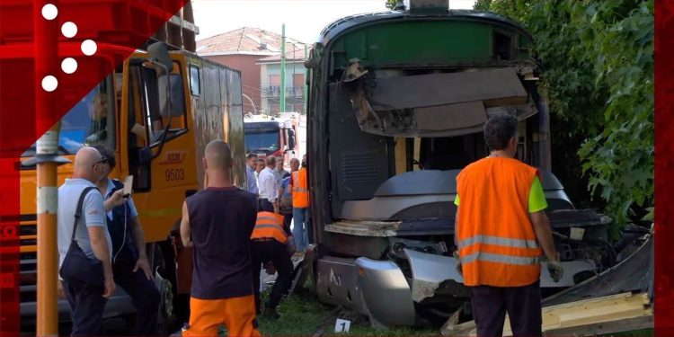 Tram deragliato Milano (screen Youtube)