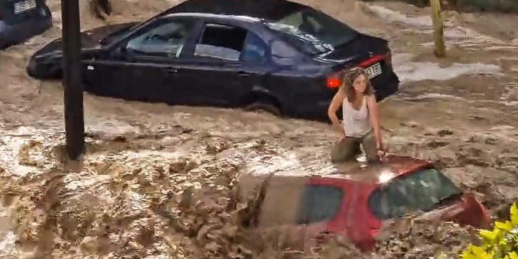 Alluvione record in Spagna, Saragoza (screen da Youtube)