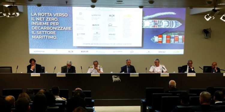 Eni, Assarmatori e Confitarma presentano il documento "La rotta verso il net zero. Insieme per decarbonizzare il settore marittimo"