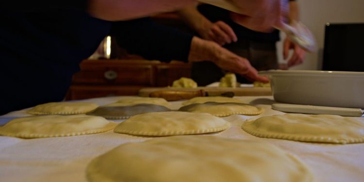 Preparazione casalinga delle seadas (CC Japs 88)