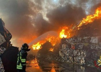 Incendio a Palermo, foto dei Vigili del fuoco