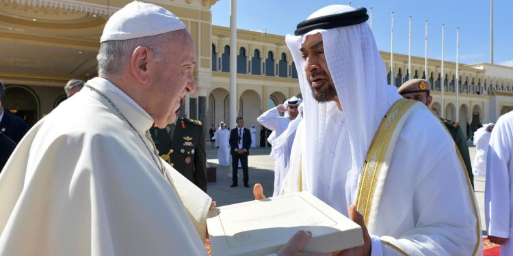 Papa francesco negli Emirati Arabi