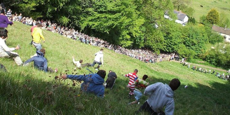 Una gara di Cheese rolling (CC Dave Farrance)