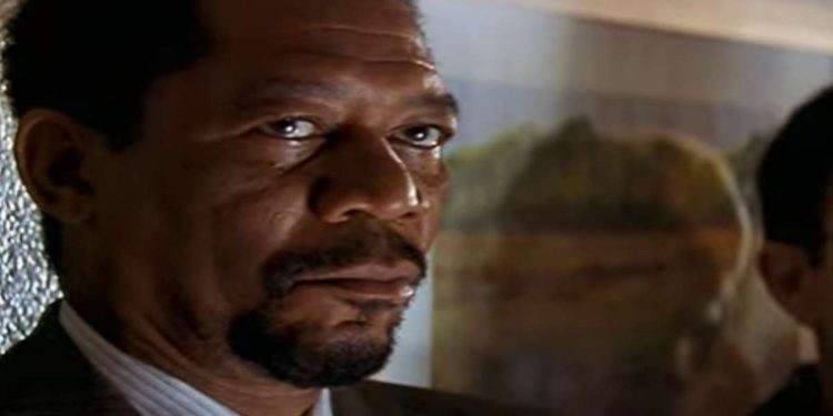 Morgan Freeman in una scena del film