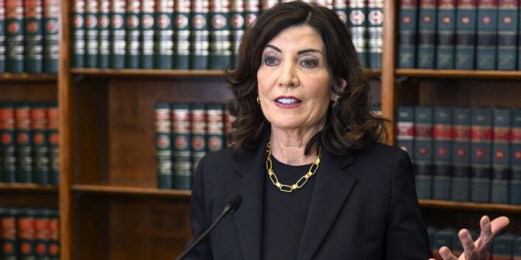 Kathy Hochul, governatrice di New York (Foto: 2023, LaPresse)