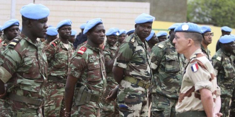 Soldati nella base di ONU a Bomako, in Mali (LaPresse)