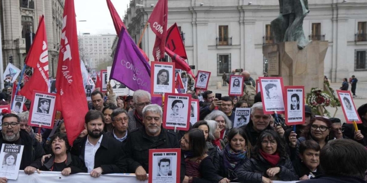 Santiago de Cile, manifestazione per l'anniversario del colpo di Stato (LaPresse)