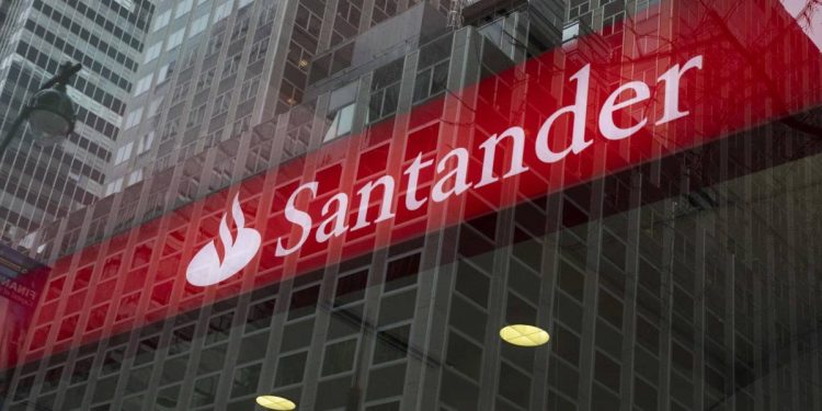 Santander Bank (Foto: 2020, LaPresse)