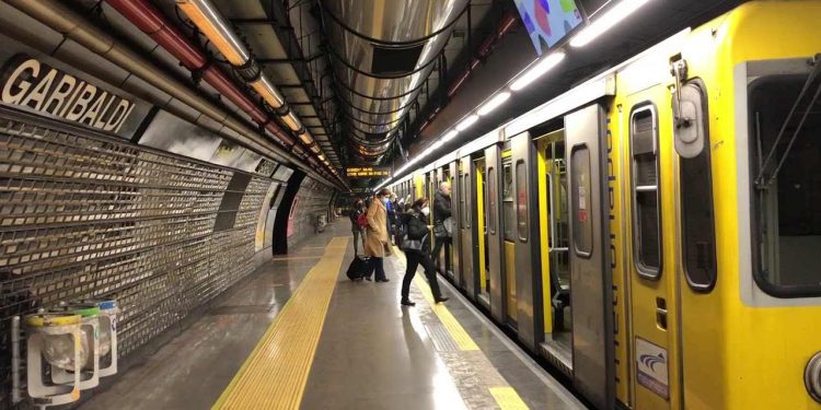 Metro Napoli bloccata oggi (screen da Youtube)