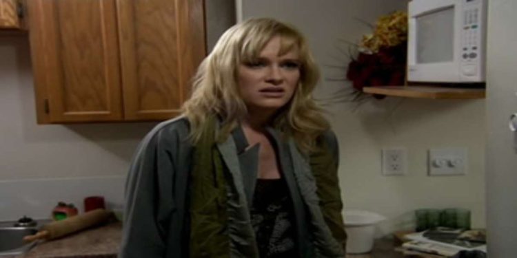 Nicholle Tom in una scena del thriller nel pomeriggio di Rete 4