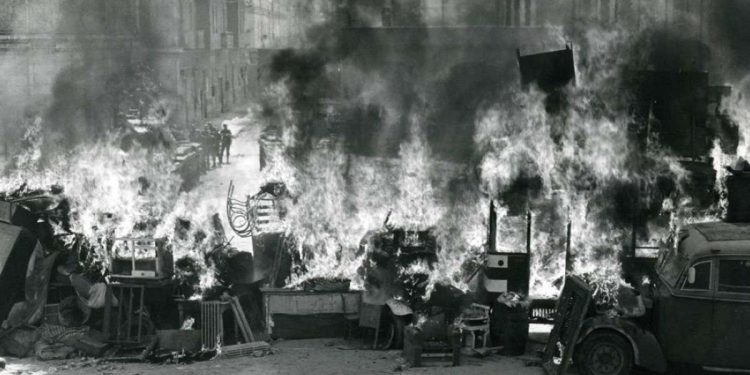 A Napoli nel 1943 dopo l'insurrezione (foto dal web)