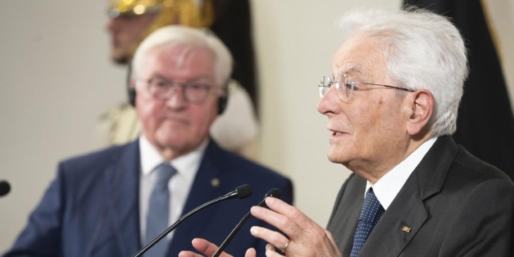 Sergio Mattarella con il presidente tedesco Walter Steinmeier (LaPresse)