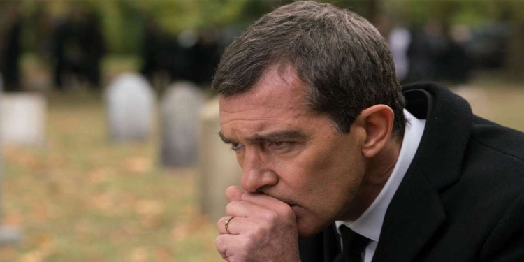 Antonio Banderas in una scena del film su Rai 2 (Foto Web)