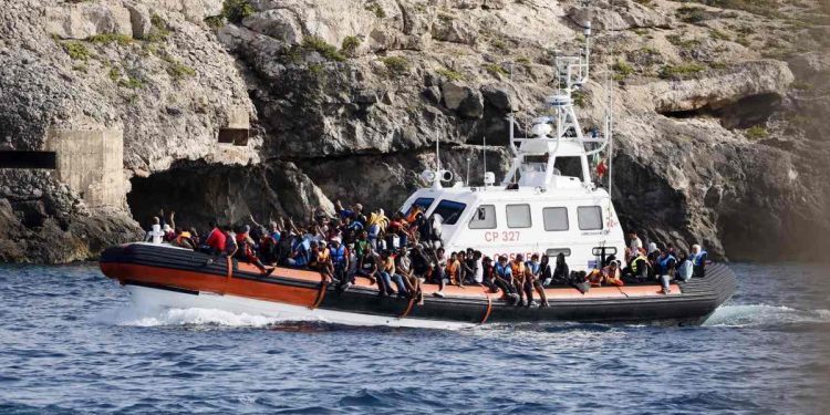 migranti Lampedusa