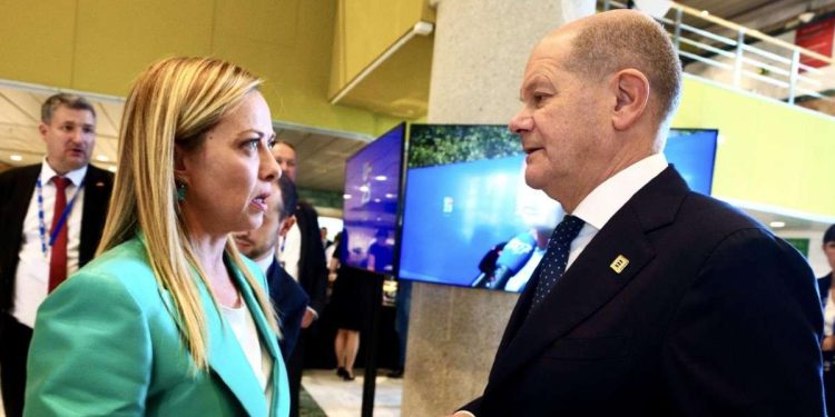 Giorgia Meloni e Olaf Scholz (Lapresse)