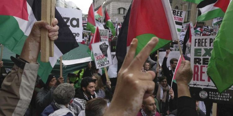 manifestazione pro palestinesi a Londra (LaPresse)