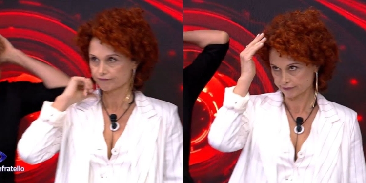 Beatrice Luzzi, il gesto simbolico al Grande Fratello 2023 (Foto: Screenshot)