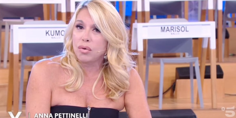 Anna Pettinelli a Verissimo