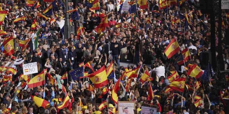 Manifestazioni in Spagna anti-amnistia