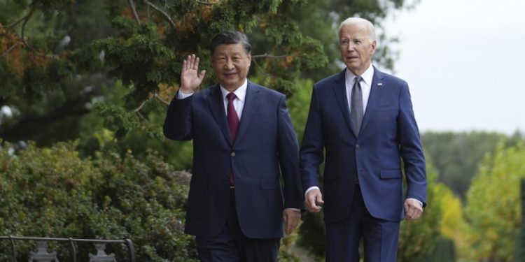 Xi Jinping e Joe Biden al vertice APEC di San Francisco, Usa (LaPresse)