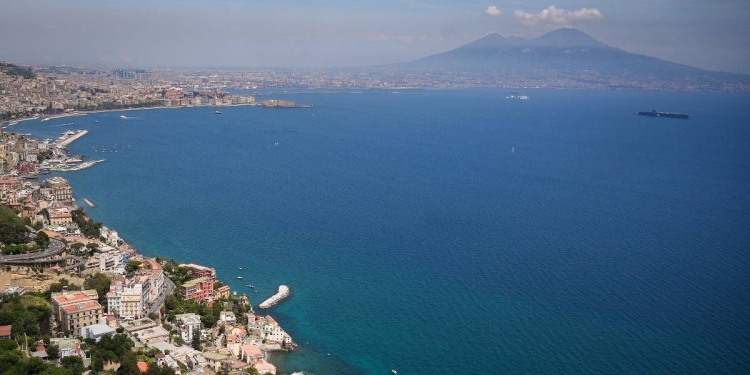 Vesuvio, Napoli