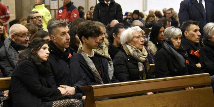 La famiglia di Giulia Cecchettin, durante i funerali (LaPresse)