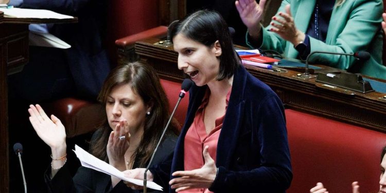 Elly Schlein, segretaria del Pd, alla Camera (LaPresse)