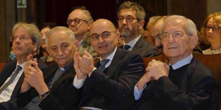 Da sin.: Paolo Gentiloni, Matteo Zuppi, Fabio PInelli, Luciano Violante (foto PadovaLegge)