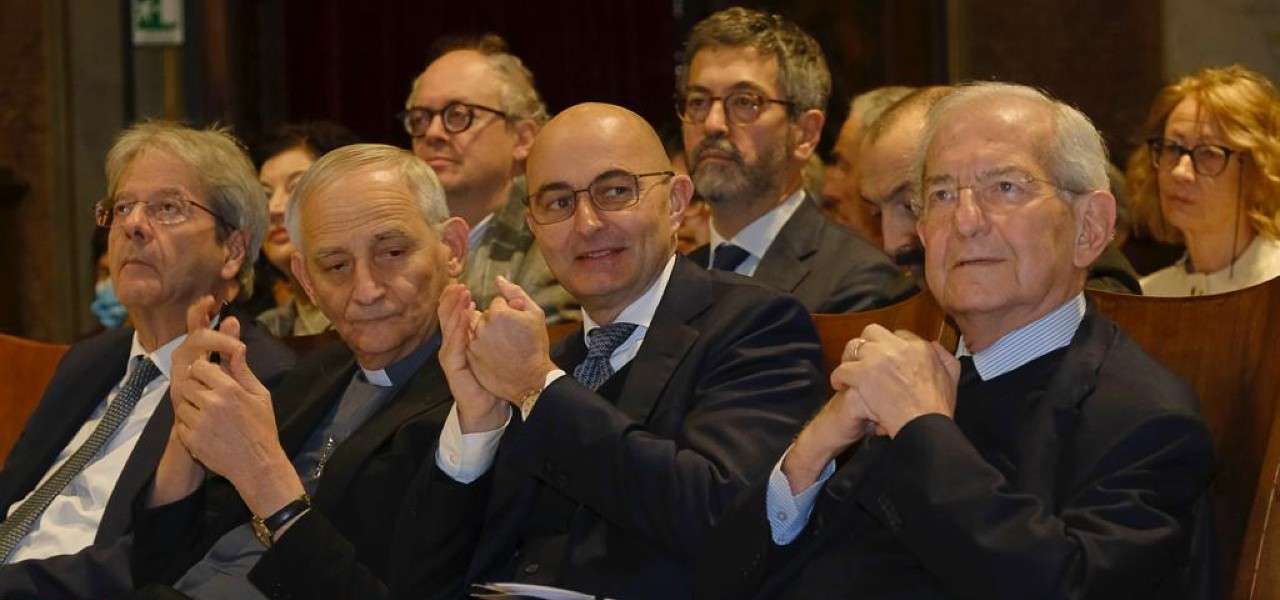 Da sin.: Paolo Gentiloni, Matteo Zuppi, Fabio PInelli, Luciano Violante (foto PadovaLegge)