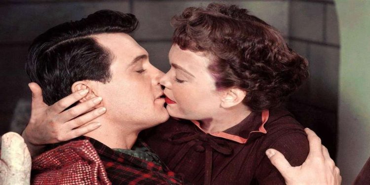 Rock Hudson e Jane Wyman, in una scena del film su Rete 4 (Foto Web)