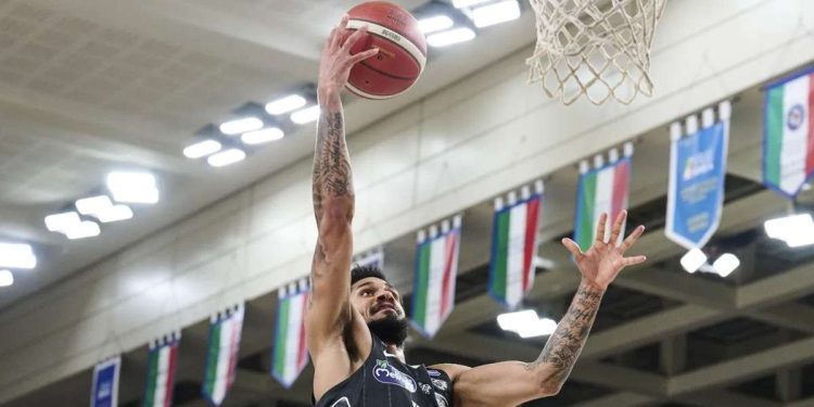 Diretta Trento Napoli, Serie A1 13^ giornata (da facebook.com/AquilaBasketTN)