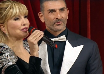 Milly Carlucci e Simone Di Pasquale a Ballando con le stelle 2023 Screenshot