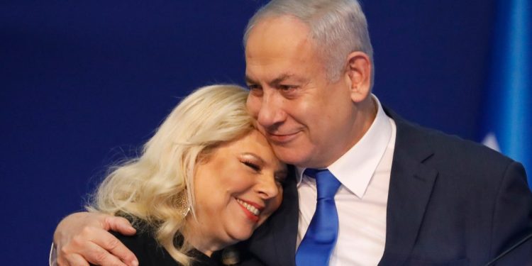 Israele, il primo ministro Benjamin Netanyahu e la moglie Sara (Foto: 2020, LaPresse)