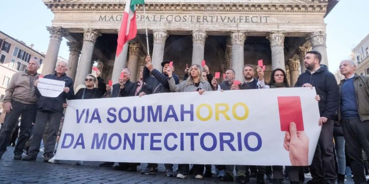 Flash mob Lega contro Soumahoro