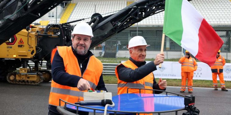 Il ministro Matteo Salvini e il presidente dell'Aci Angelo Sticchi Damiani (Foto: Ansa, 2024)