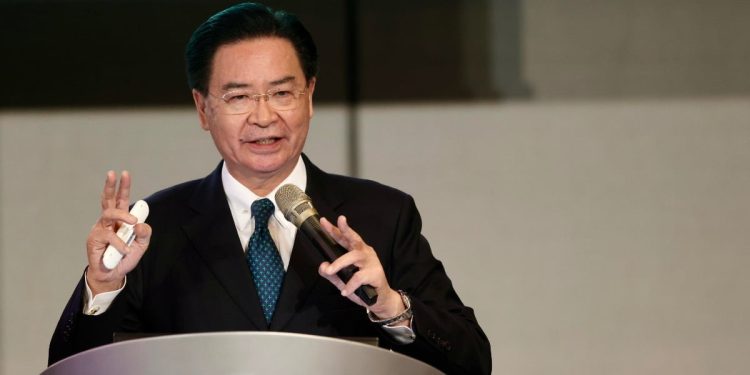 Joseph Wu, ministro degli Esteri di Taiwan (Foto: Ansa, 2024)