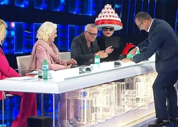 Giorgio Panariello ed il cast di Tali e Quali 2024