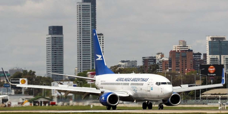 Un aereo di Areolineas Argentinas (Ansa)