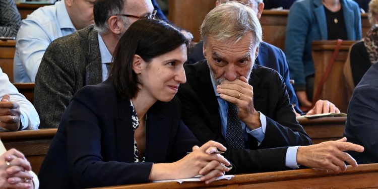 La segretaria del Partito Democratico Elly Schlein con Graziano Delrio (Foto: Ansa, 2023)