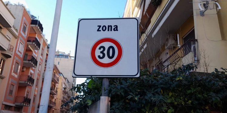 Limite 30km/h in città