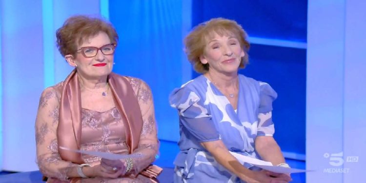 Enrica e Annamaria a C'è posta per te 2024 (screen da TV)