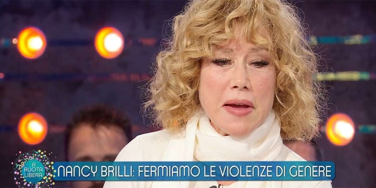 Nancy Brilli a Da noi a ruota libera 28 gennaio 2024 (foto screenshot tv)