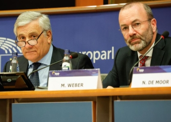 Antonio Tajani e Manfred Weber a una riunione del PPE (Foto: Ansa, 2023)