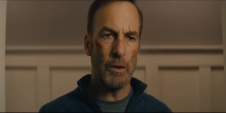 Bob Odenkirk nel film in prima serata su Italia 1 (Screenshot)