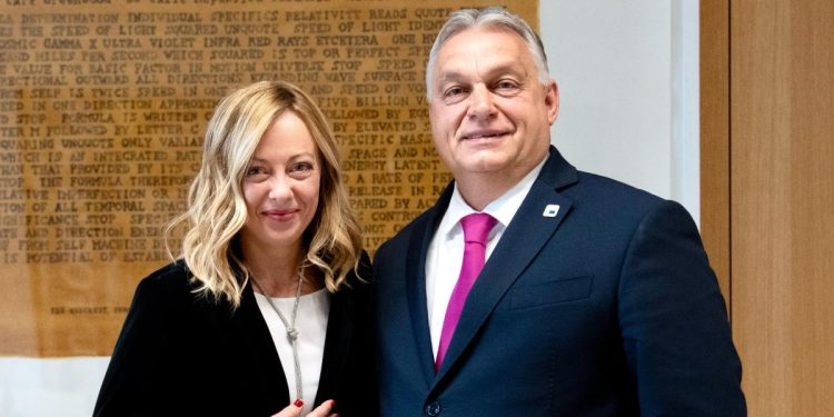 Meloni con Orban