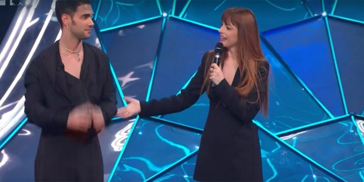 Maninni e Annalisa a Sanremo 2024, 2^ serata screenshot tv