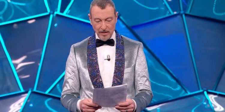 Amadeus legge comunicato degli agricoltori a Sanremo 2024