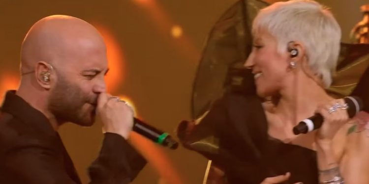 Giuliano Sangiorgi dei Negramaro e Malika Ayane a Sanremo 2024