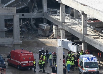 Crollo in un cantiere del supermercato Esselunga a Firenze (Ansa)