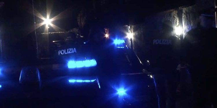 Polizia sulla scena del crimine a Cisterna di Latina (Foto: TgCom24)